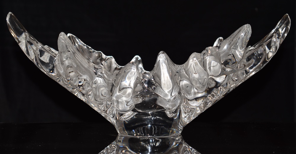 Lalique Champs LysEs Clear And Frosted Glass Centrepiece Bowl With Moulded Leaf Decoration, Signed To Base 'Lalique France', HAMMER 1,000